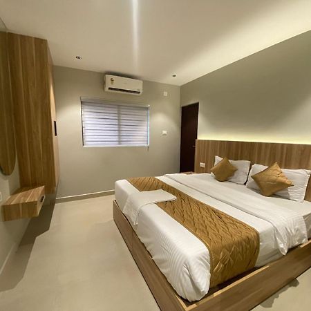Muziris Manor Residency Hotel Kochi Exterior photo
