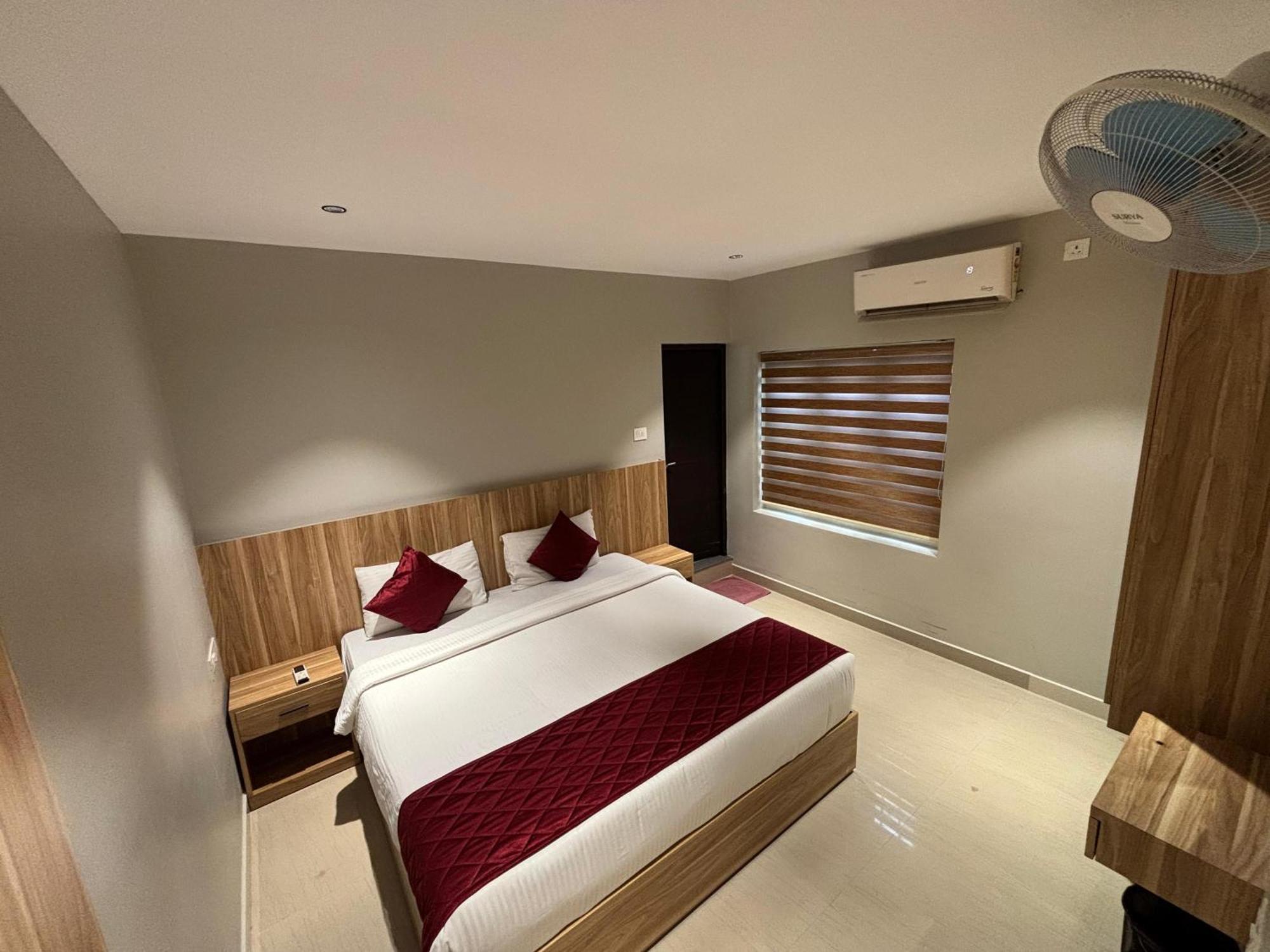 Muziris Manor Residency Hotel Kochi Exterior photo